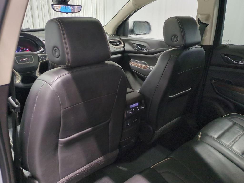 Thumbnail: 2022 GMC Acadia - 22