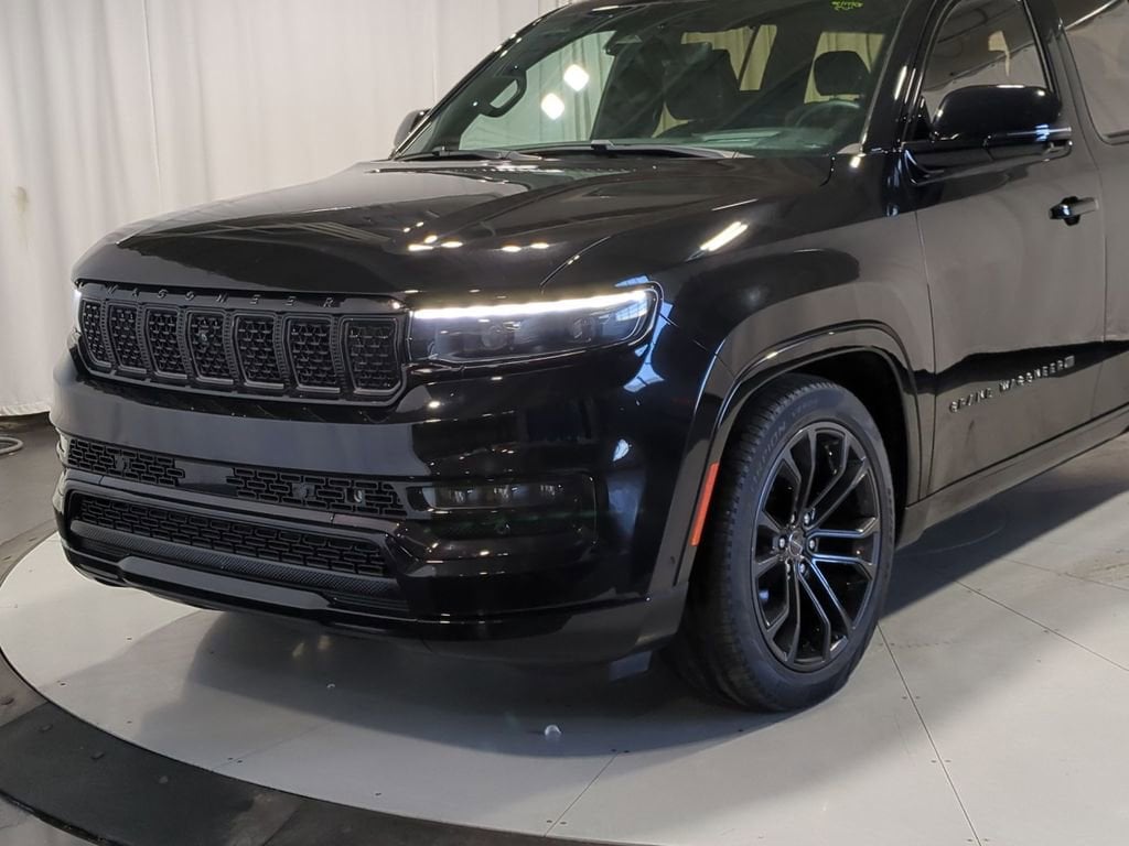 Thumbnail: 2023 Jeep Grand Wagoneer - 14