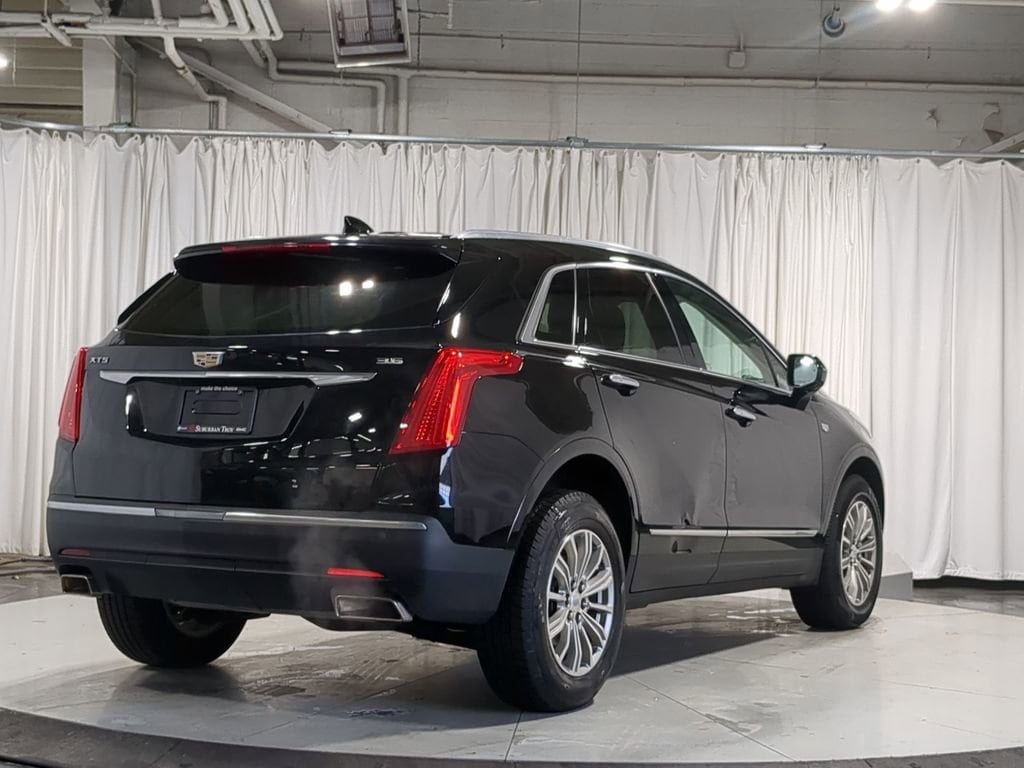 Thumbnail: 2018 Cadillac XT5 - 17