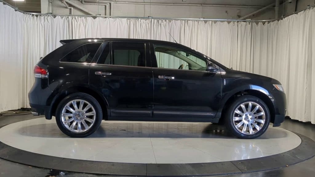 Thumbnail: 2015 Lincoln MKX - 10