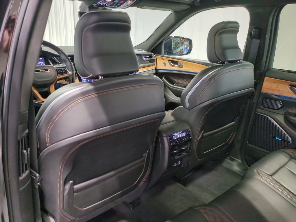 Thumbnail: 2022 Jeep Grand Cherokee - 20