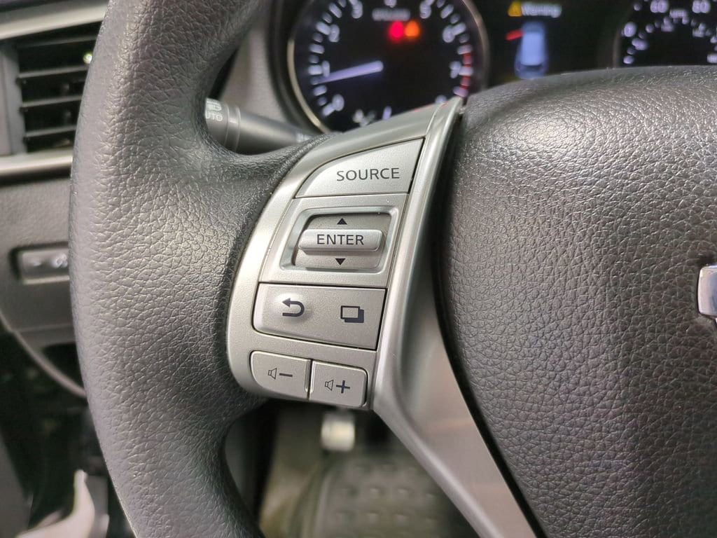 Thumbnail: 2015 Nissan Rogue - 27