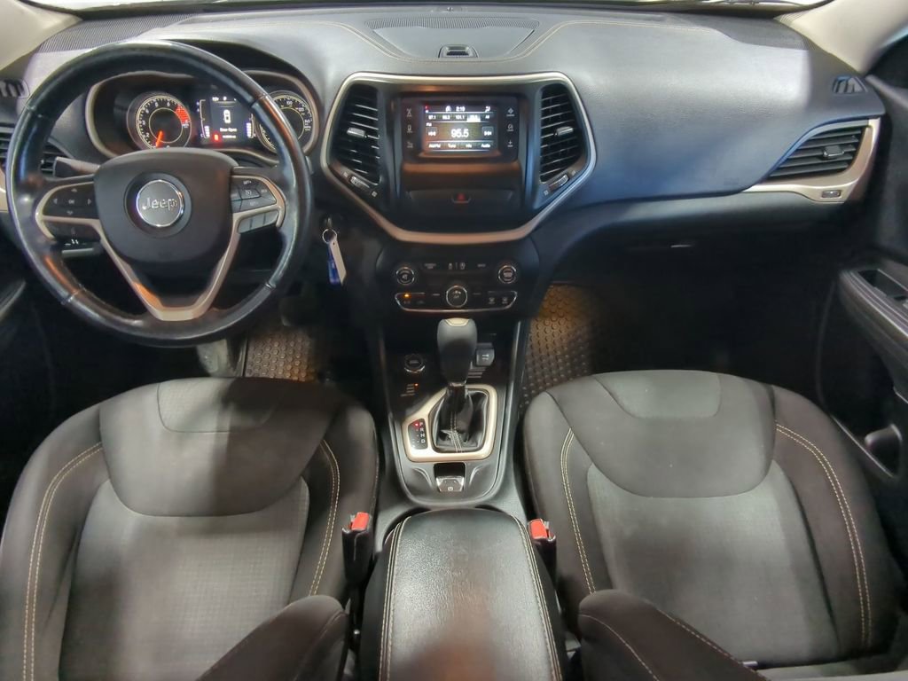 Thumbnail: 2016 Jeep Cherokee - 17