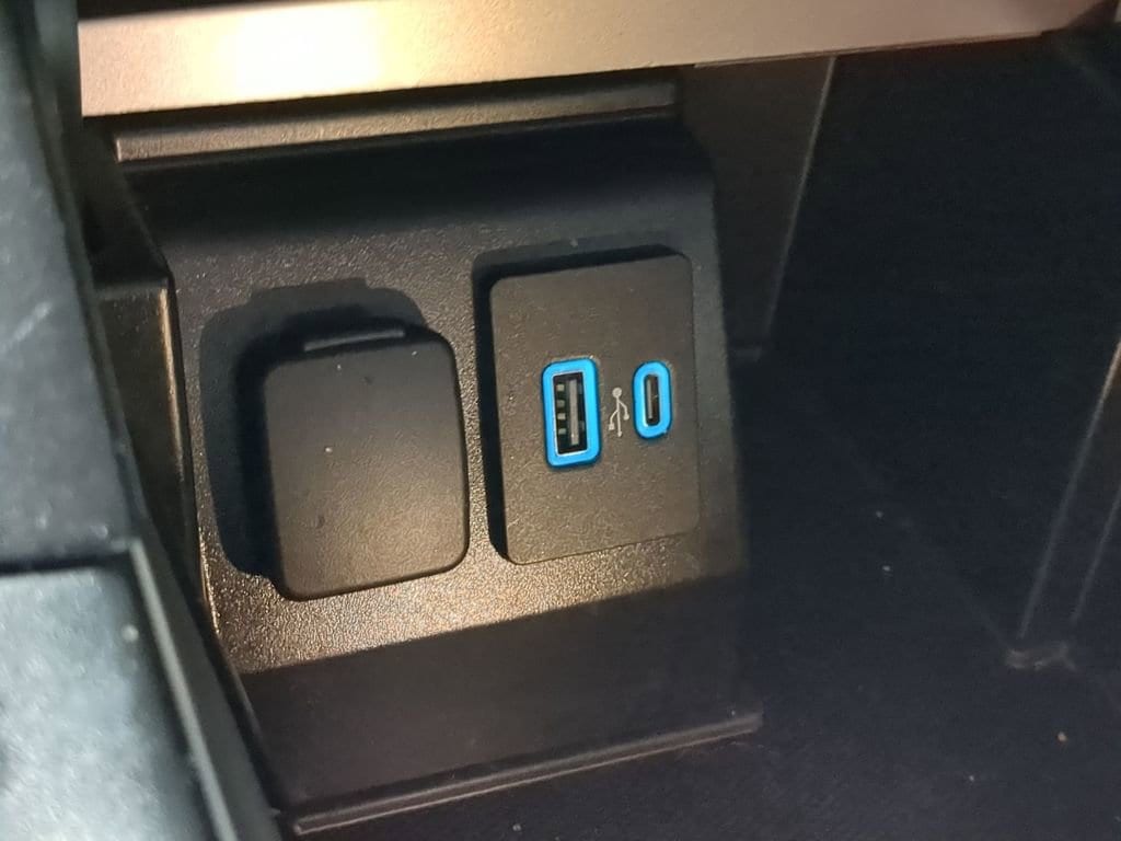 Thumbnail: 2020 Ford Explorer - 33