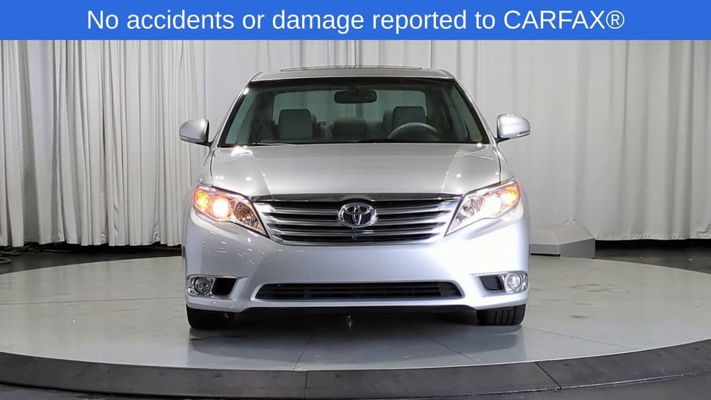 Thumbnail: 2011 Toyota Avalon - 3