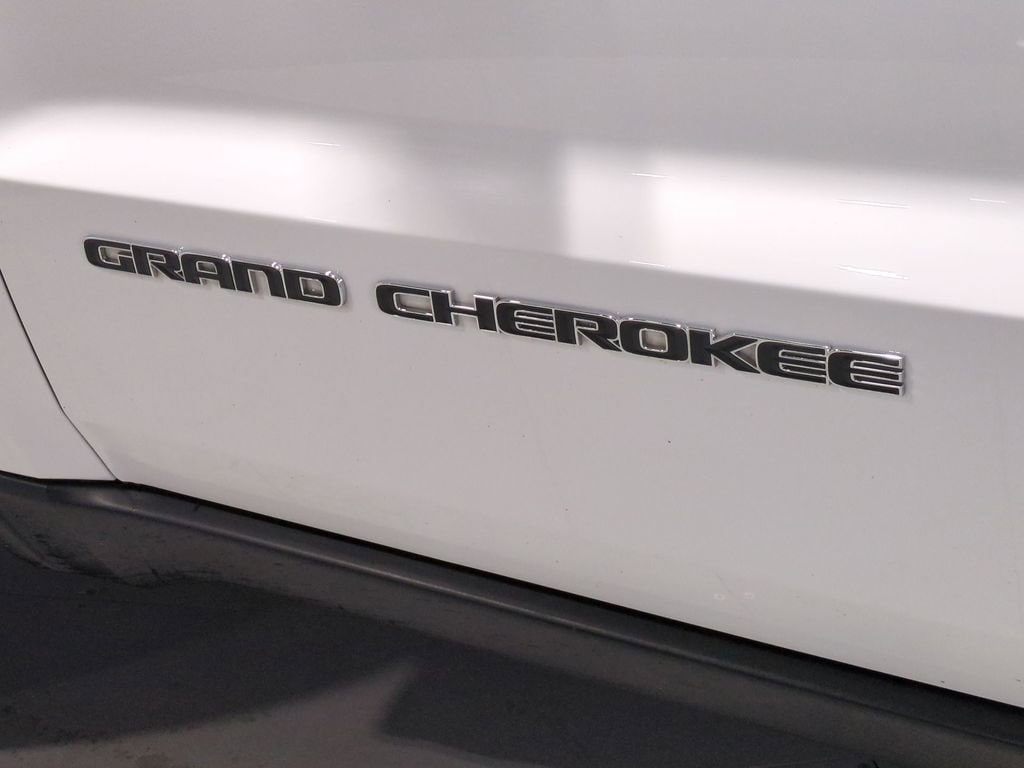 Thumbnail: 2020 Jeep Grand Cherokee - 16