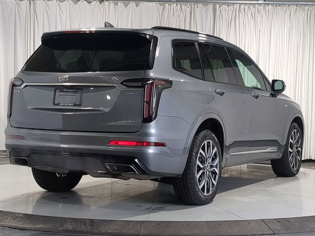 Thumbnail: 2021 Cadillac XT6 - 17