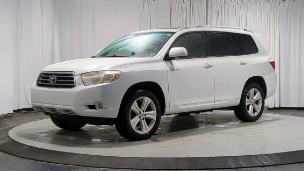 Thumbnail: 2010 Toyota Highlander - 4