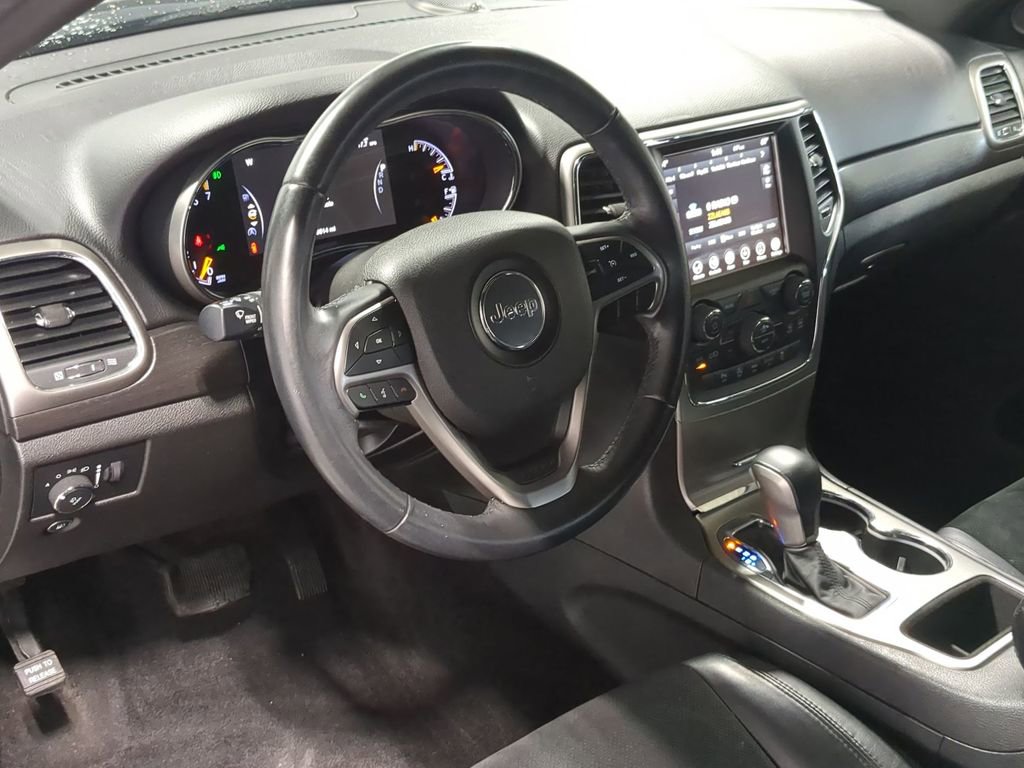 Thumbnail: 2018 Jeep Grand Cherokee - 12