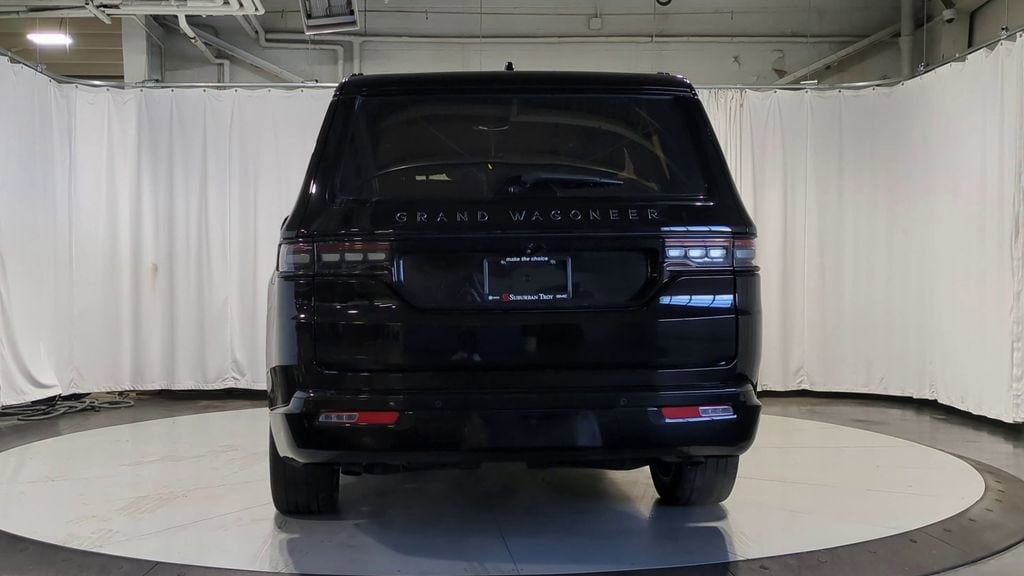 Thumbnail: 2023 Jeep Grand Wagoneer - 9
