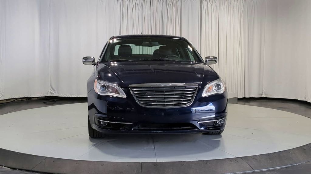 Thumbnail: 2014 Chrysler 200 - 3