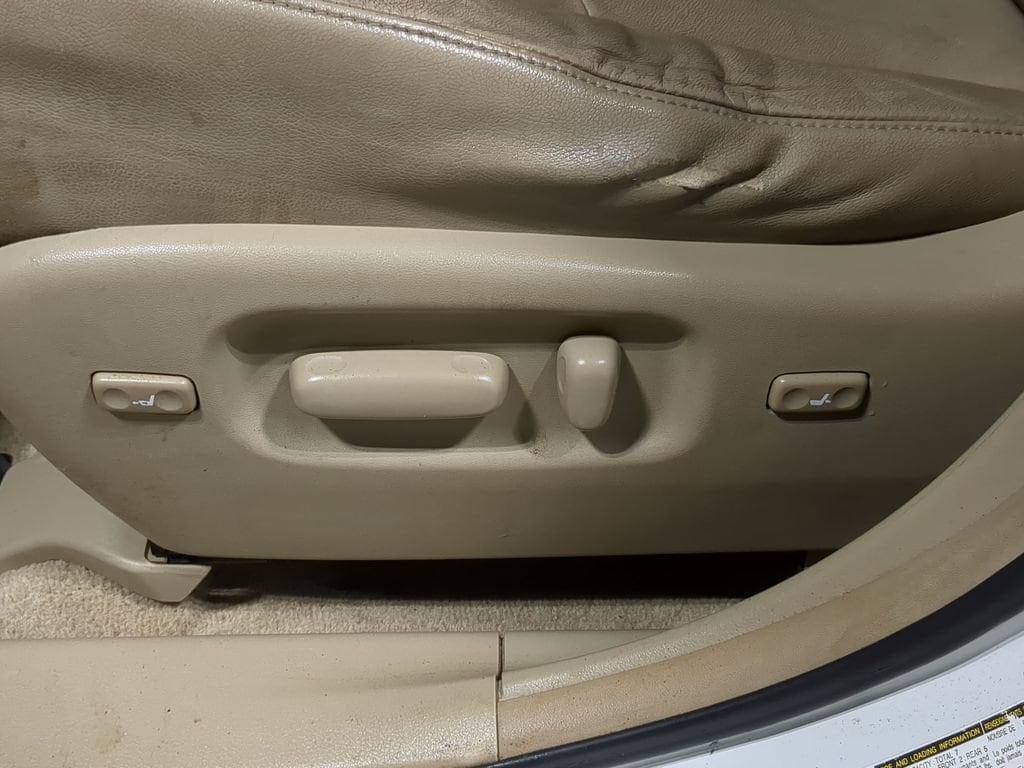 Thumbnail: 2010 Toyota Highlander - 28