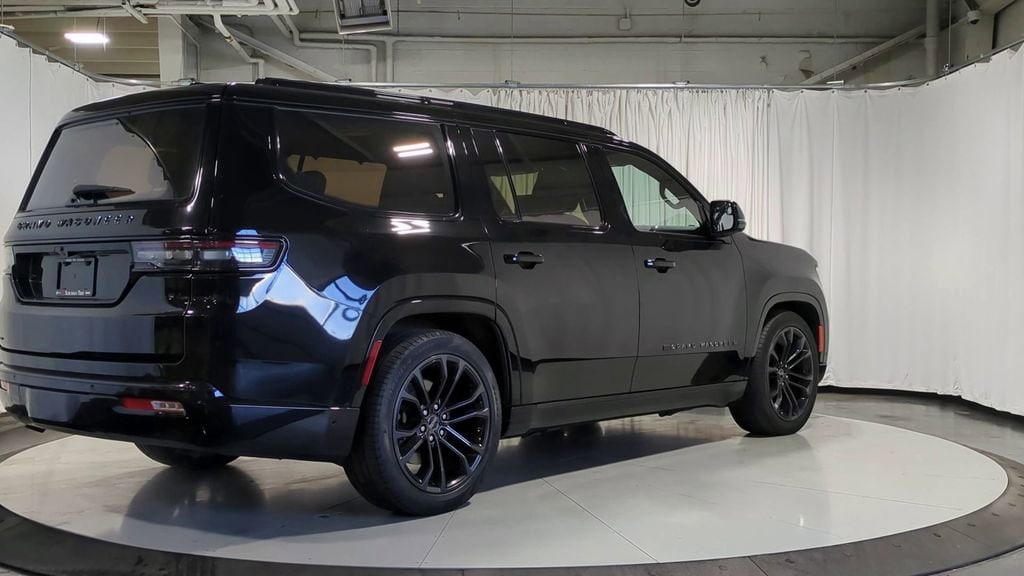 Thumbnail: 2023 Jeep Grand Wagoneer - 10