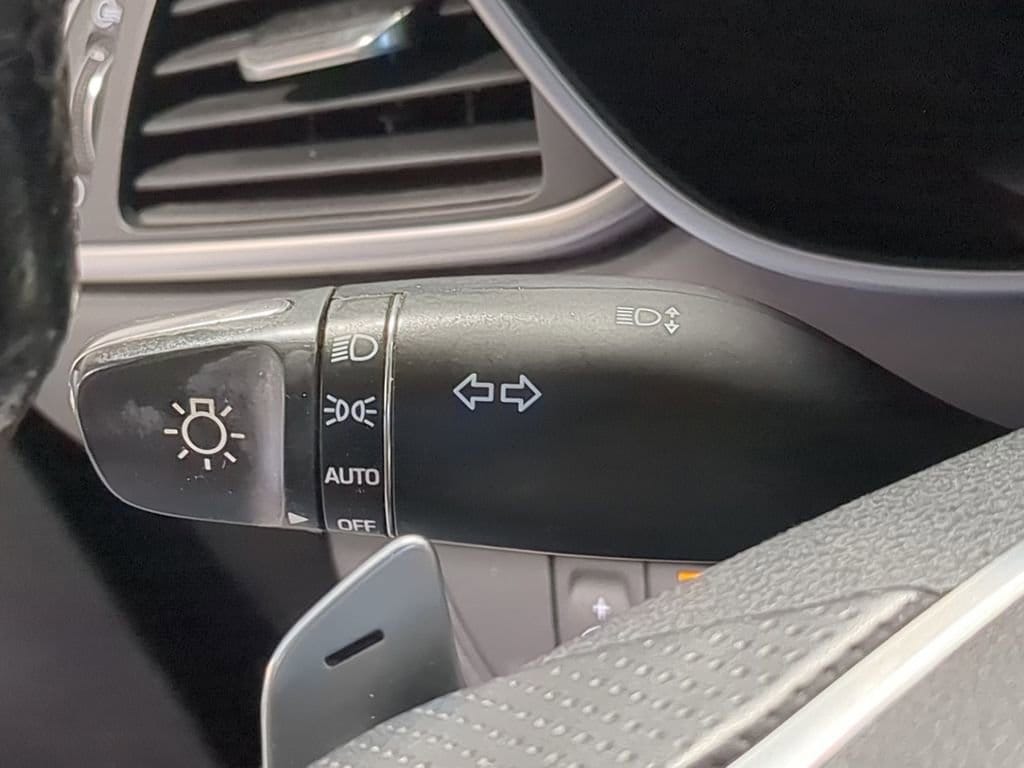 Thumbnail: 2019 Genesis G70 - 32