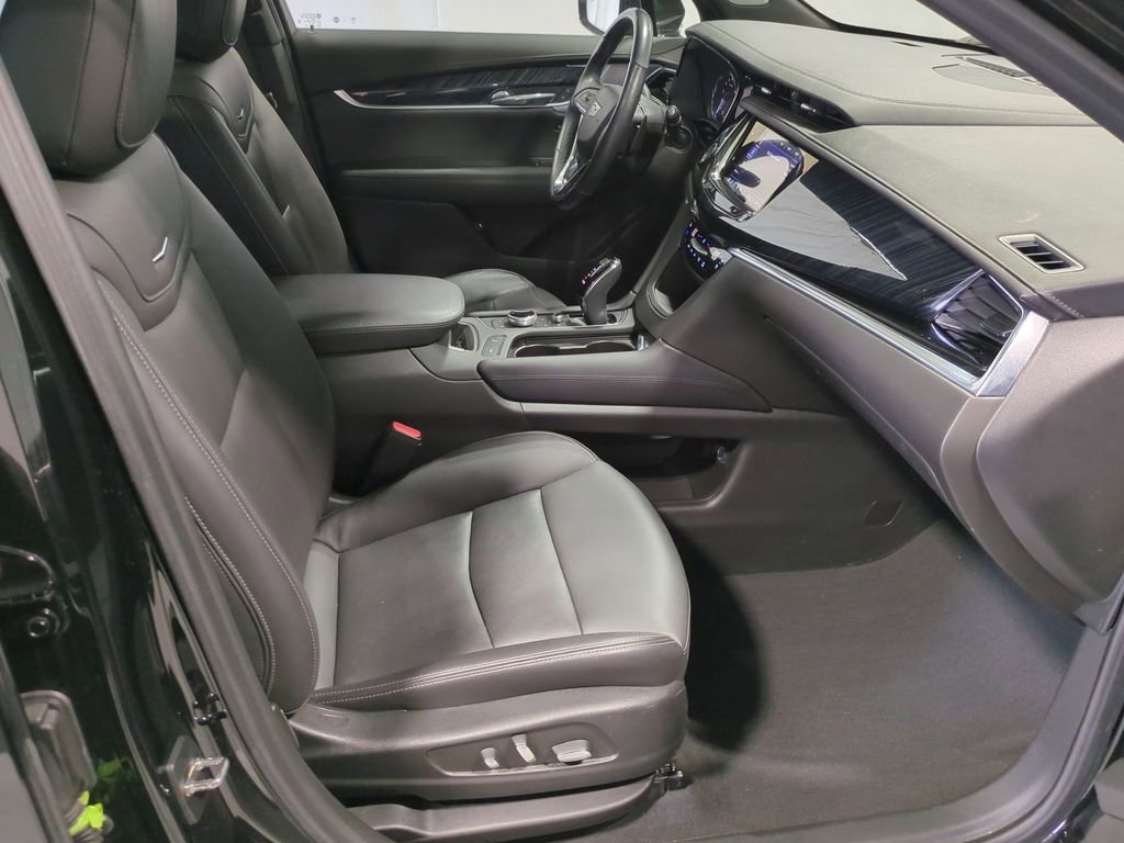 Thumbnail: 2023 Cadillac XT6 - 28