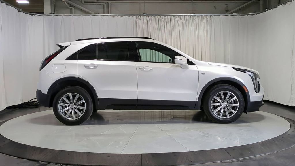 Thumbnail: 2023 Cadillac XT4 - 9