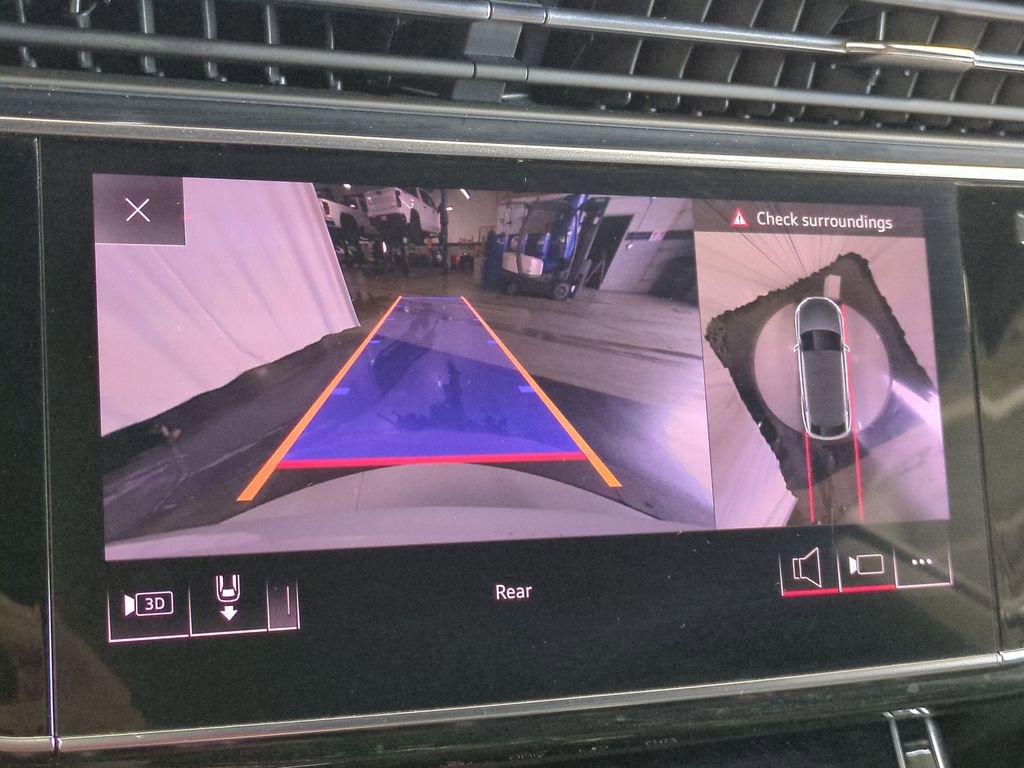 Thumbnail: 2019 Audi Q8 - 37