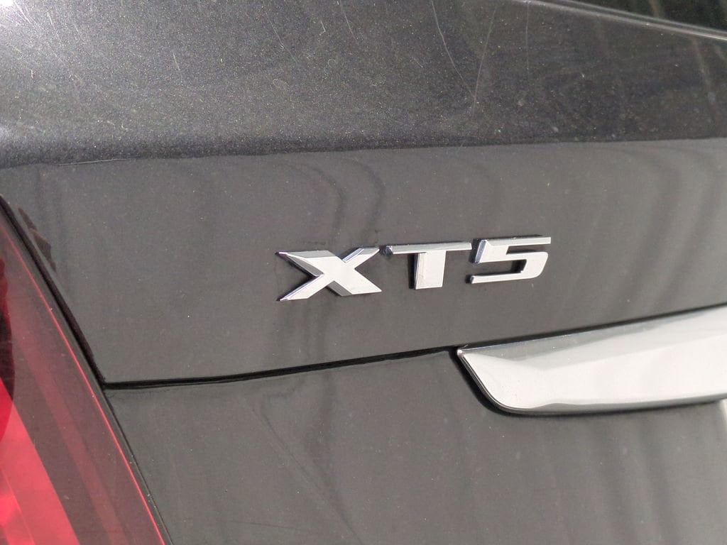 Thumbnail: 2020 Cadillac XT5 - 16