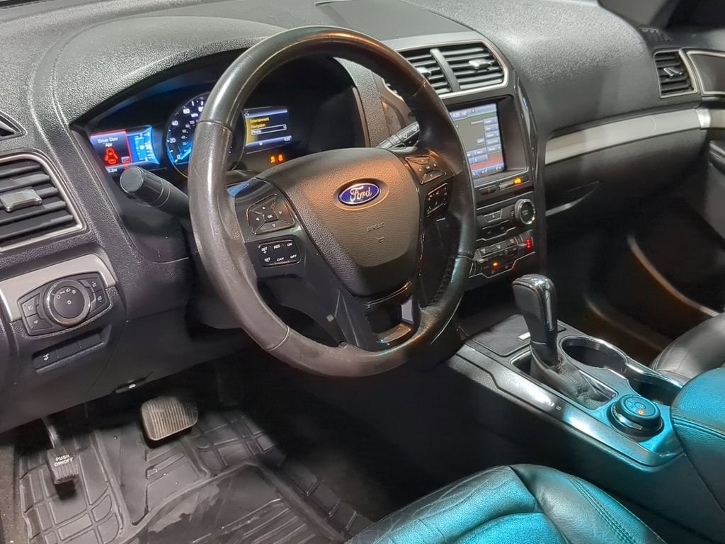 Thumbnail: 2016 Ford Explorer - 12