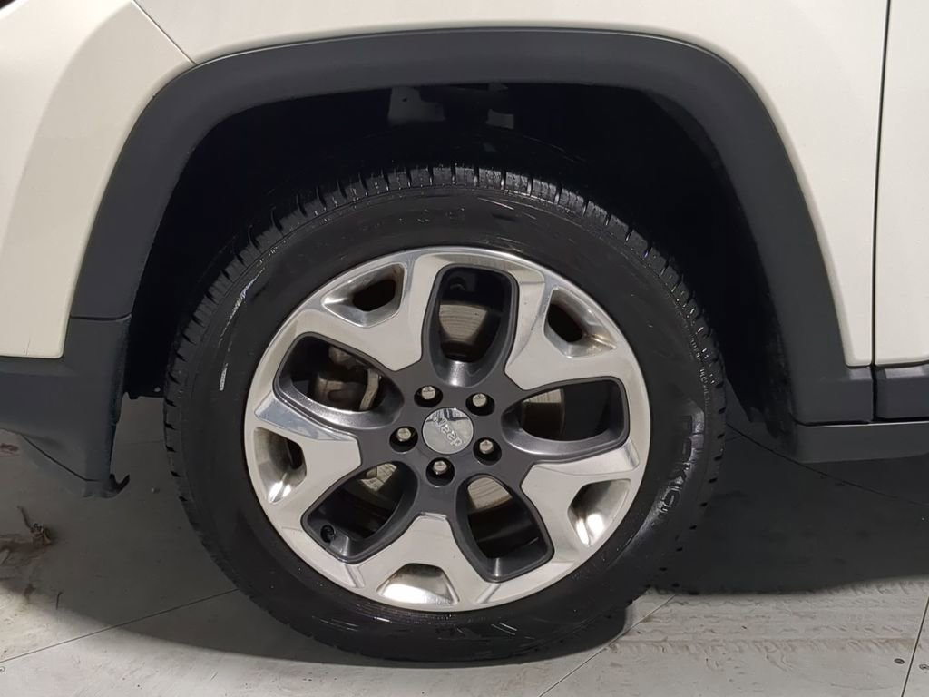 Thumbnail: 2019 Jeep Compass - 16