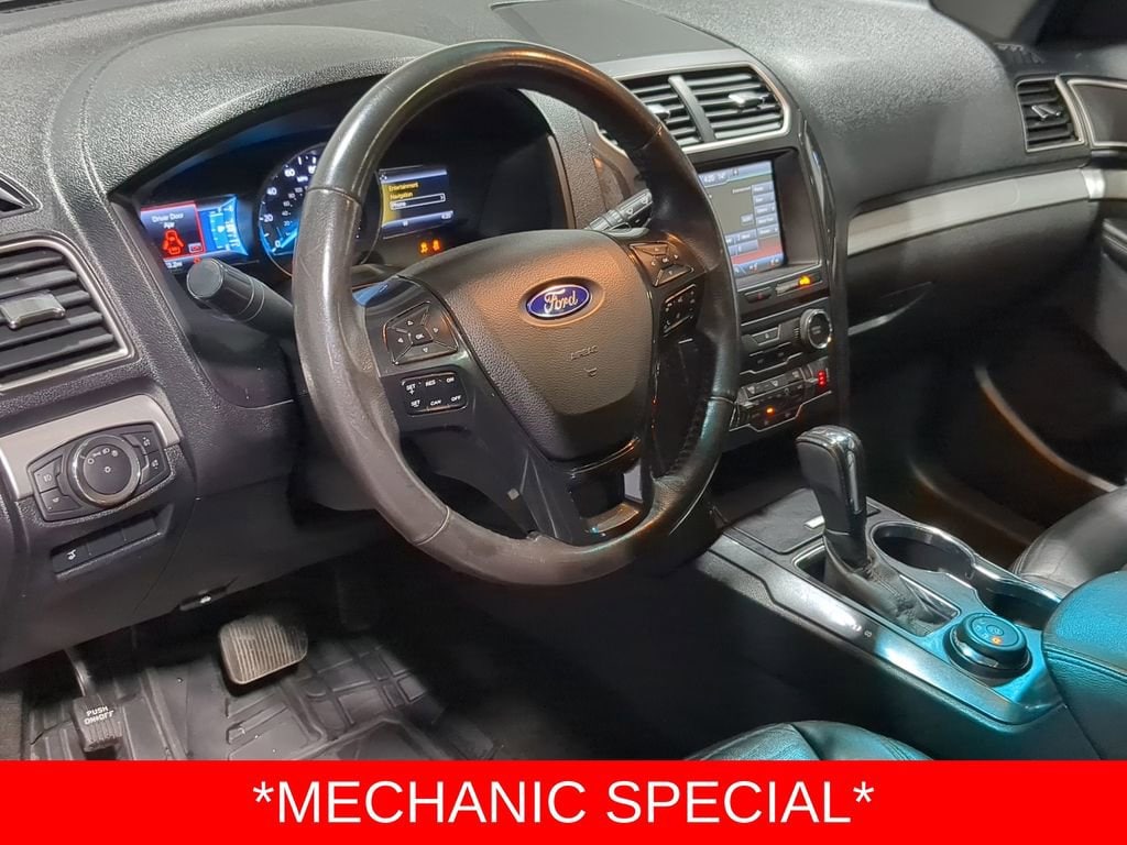 Thumbnail: 2016 Ford Explorer - 10