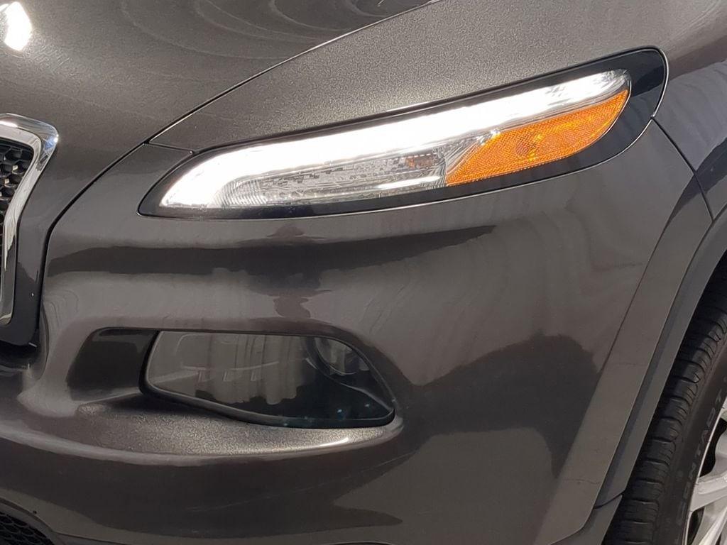 Thumbnail: 2016 Jeep Cherokee - 13
