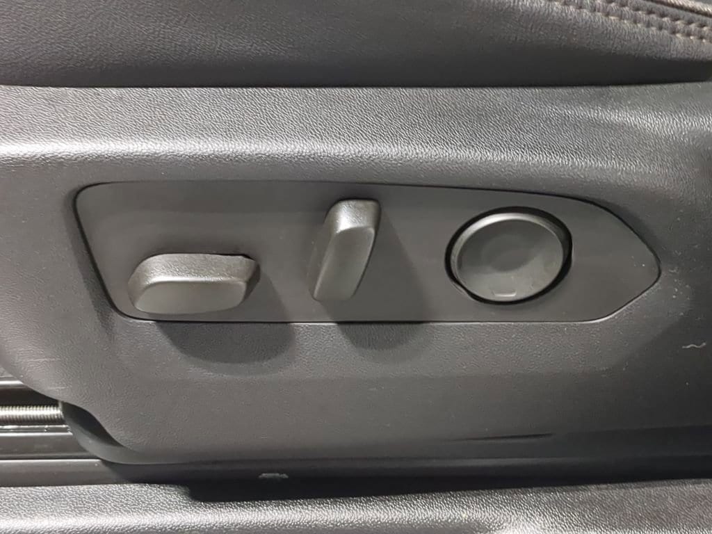 Thumbnail: 2023 Chevrolet Tahoe - 30