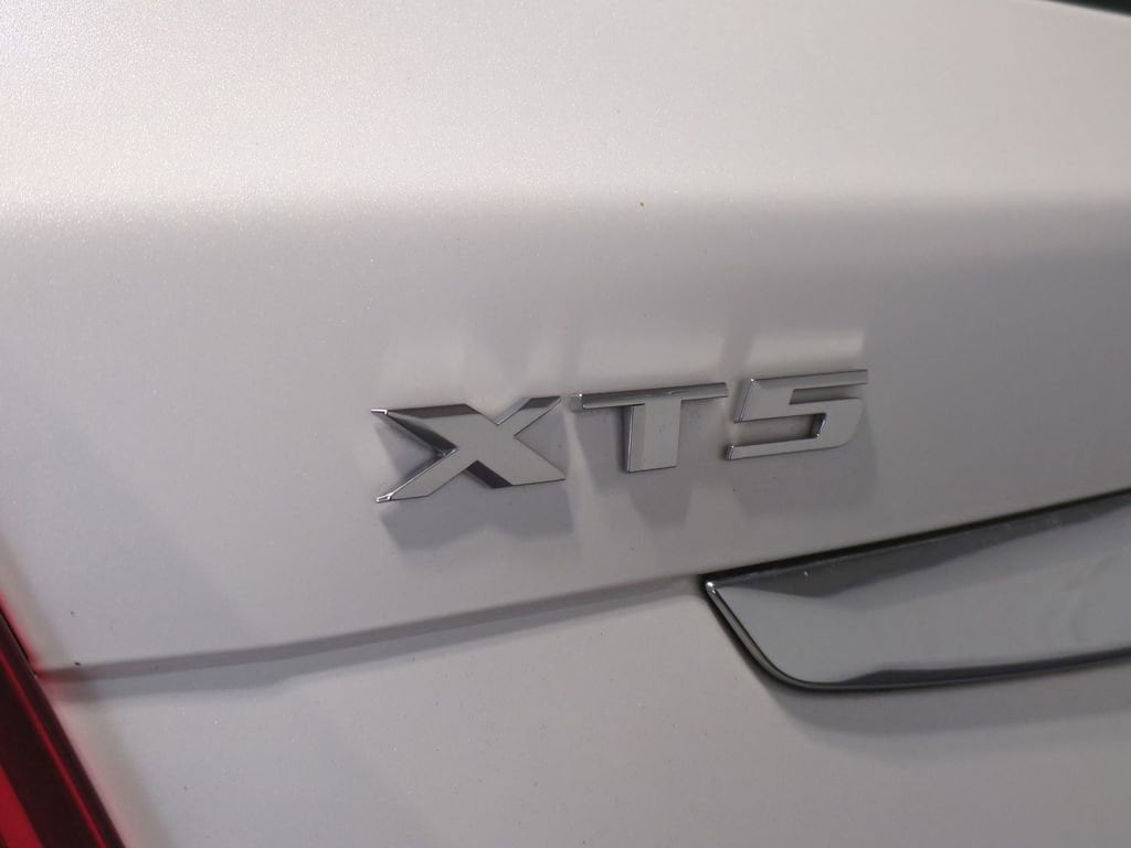 Thumbnail: 2018 Cadillac XT5 - 15