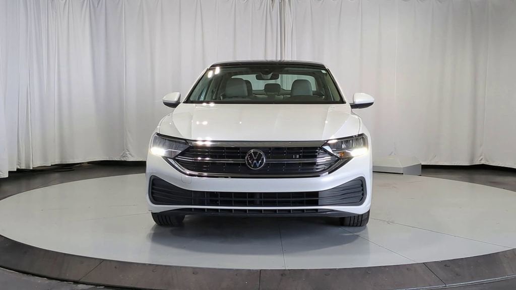 Thumbnail: 2023 Volkswagen Jetta - 3