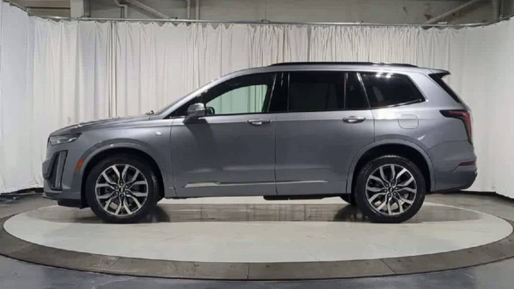 Thumbnail: 2021 Cadillac XT6 - 6