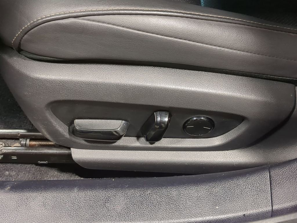 Thumbnail: 2022 Lexus ES - 30