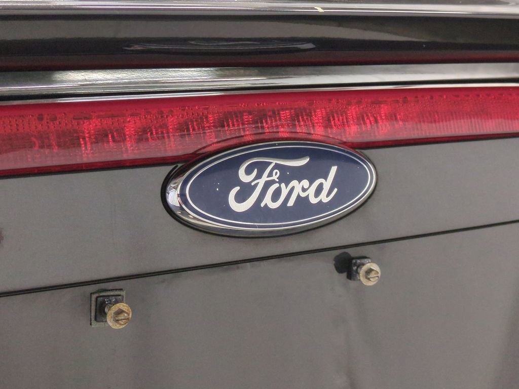 2010 Ford Fusion SE 14