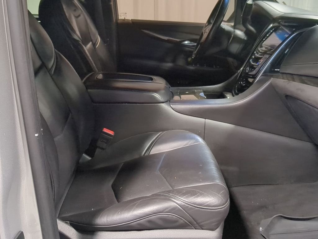 Thumbnail: 2015 Cadillac Escalade - 37