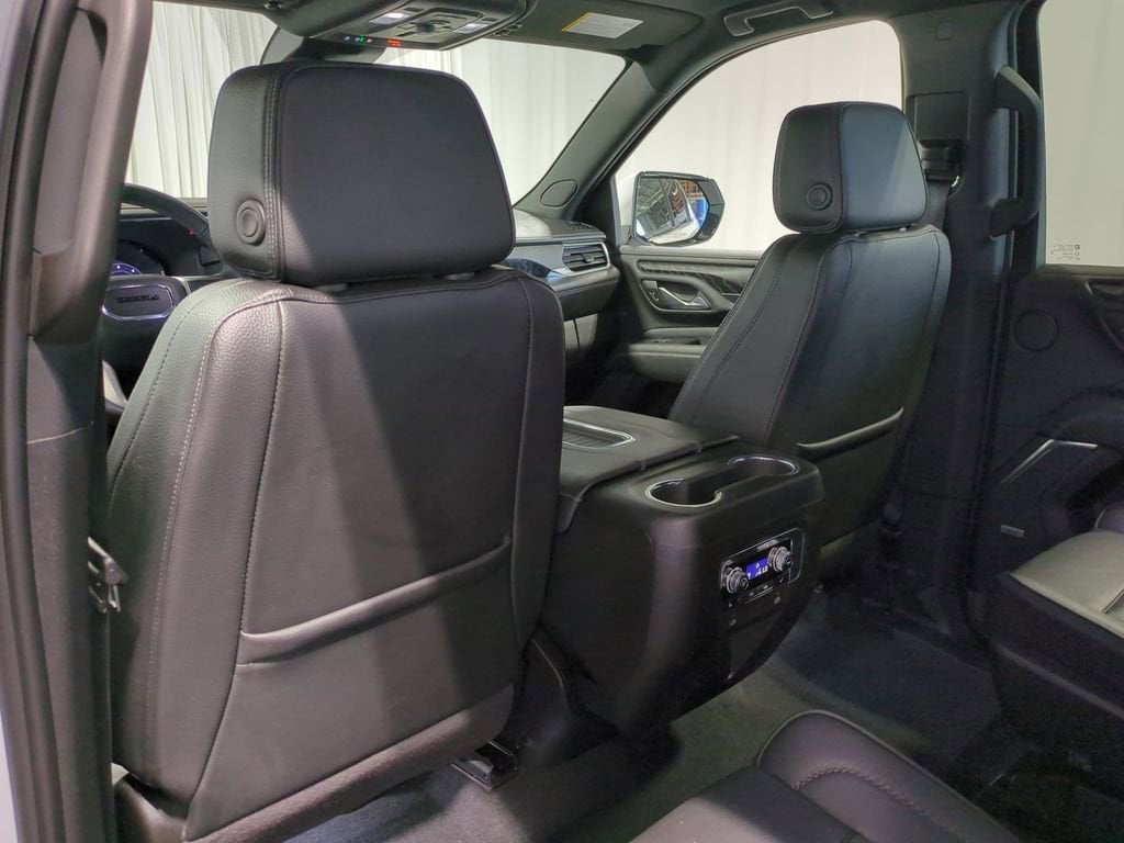 Thumbnail: 2023 GMC Yukon XL - 22
