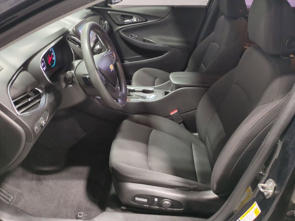 Thumbnail: 2019 Chevrolet Malibu - 19