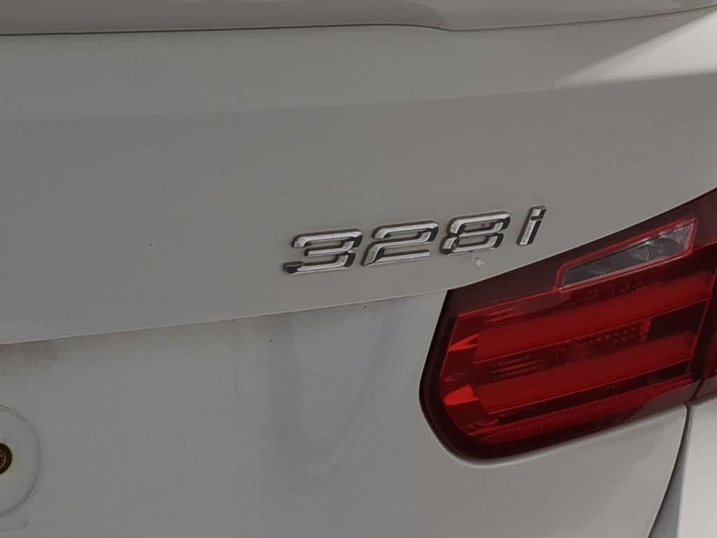 Thumbnail: 2015 BMW 3 Series - 24