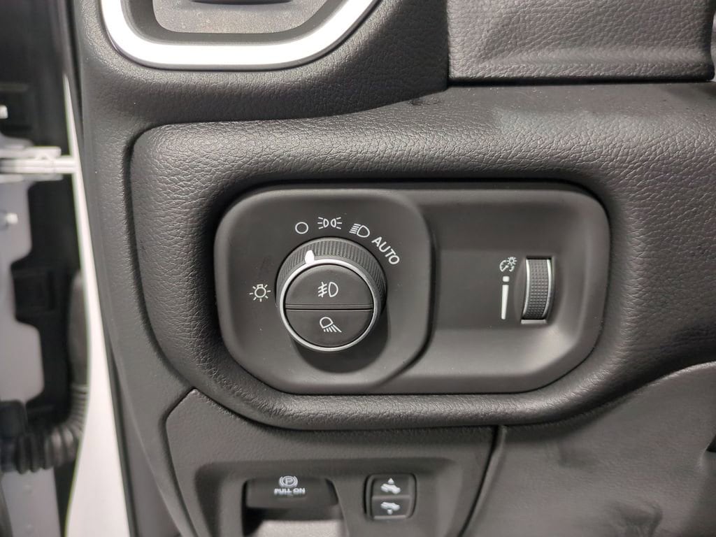 Thumbnail: 2025 RAM 1500 - 34