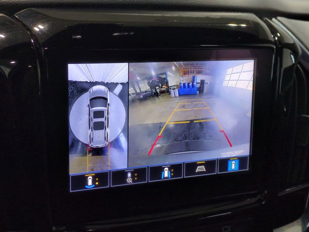 Thumbnail: 2023 Chevrolet Traverse - 29