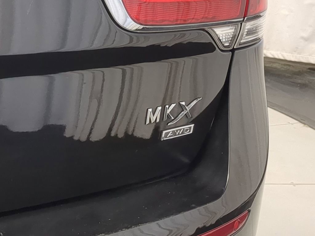 Thumbnail: 2015 Lincoln MKX - 15