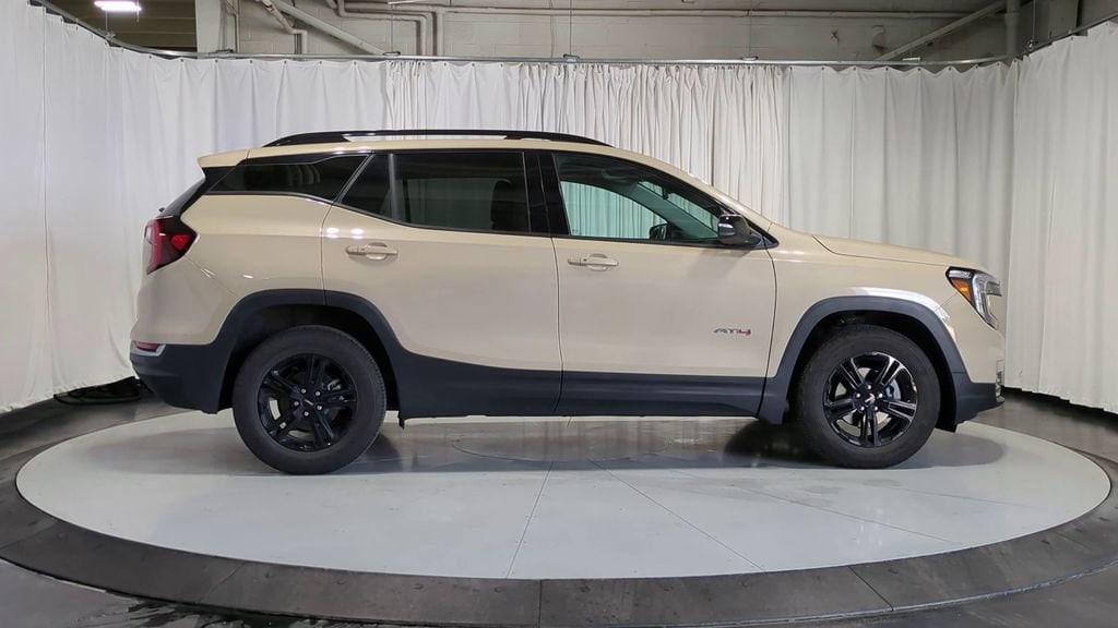 Thumbnail: 2022 GMC Terrain - 9