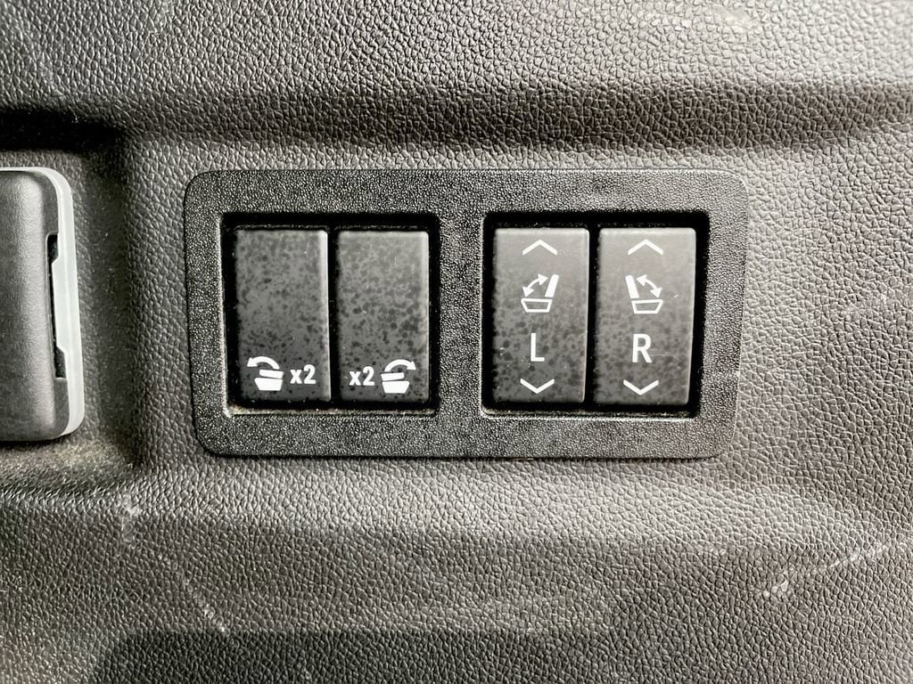 Thumbnail: 2022 Chevrolet Tahoe - 22