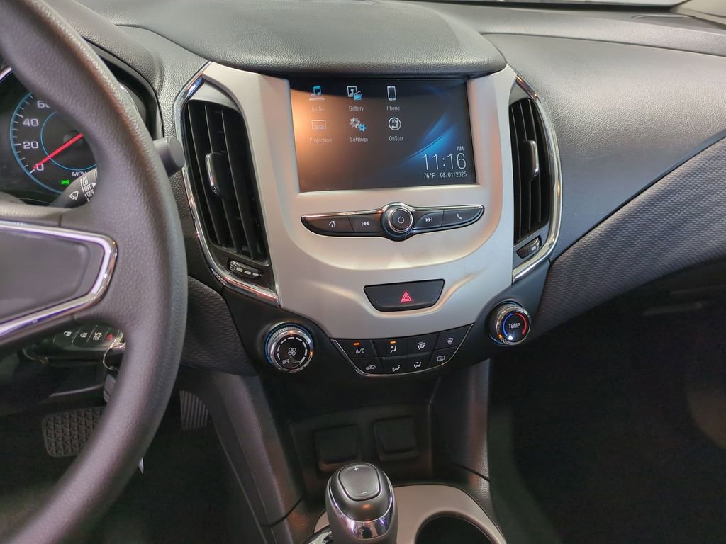 Thumbnail: 2017 Chevrolet Cruze - 23