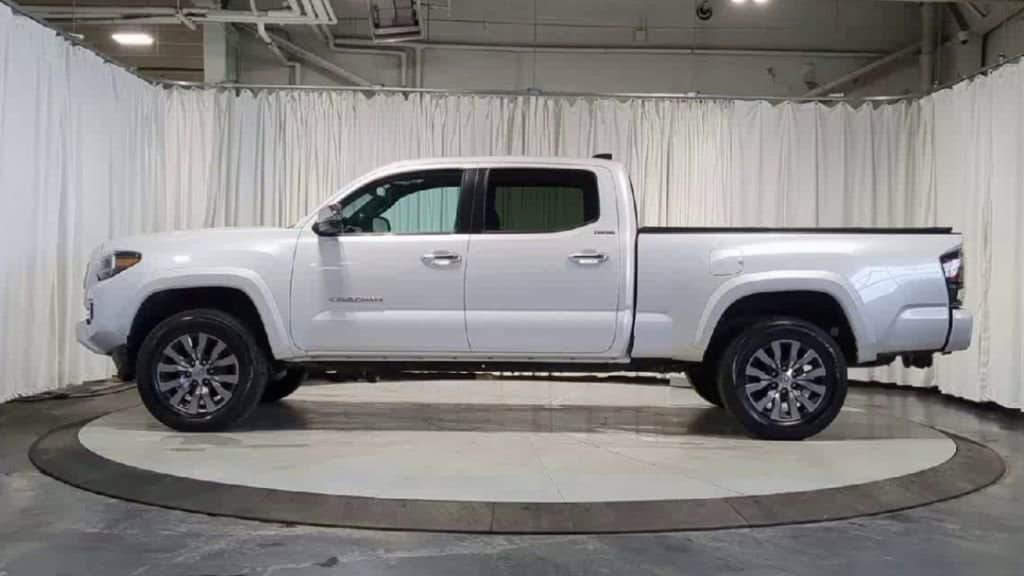 Thumbnail: 2021 Toyota Tacoma - 6