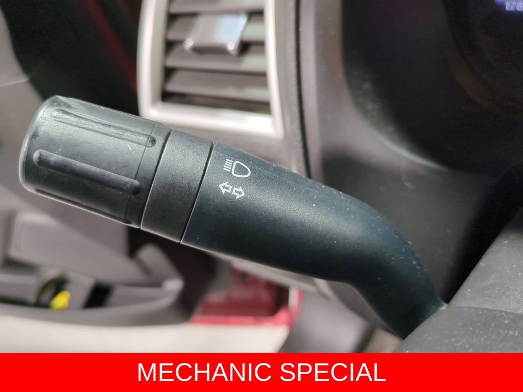 Thumbnail: 2013 Ford Explorer - 25