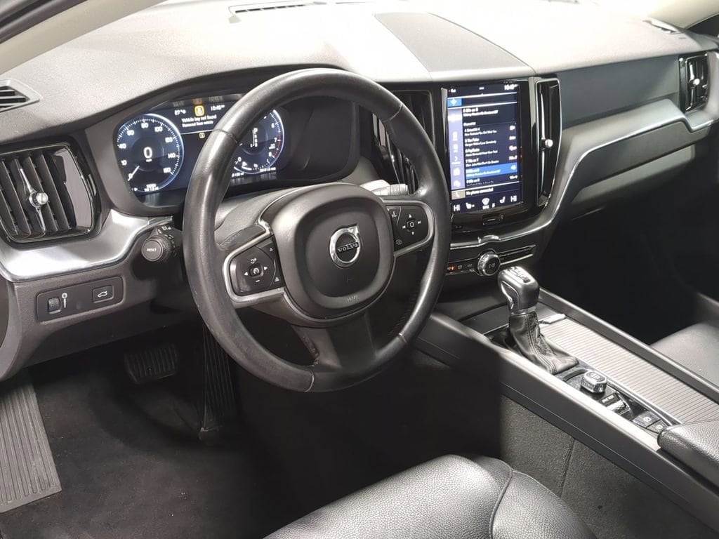 Thumbnail: 2020 Volvo XC60 - 10