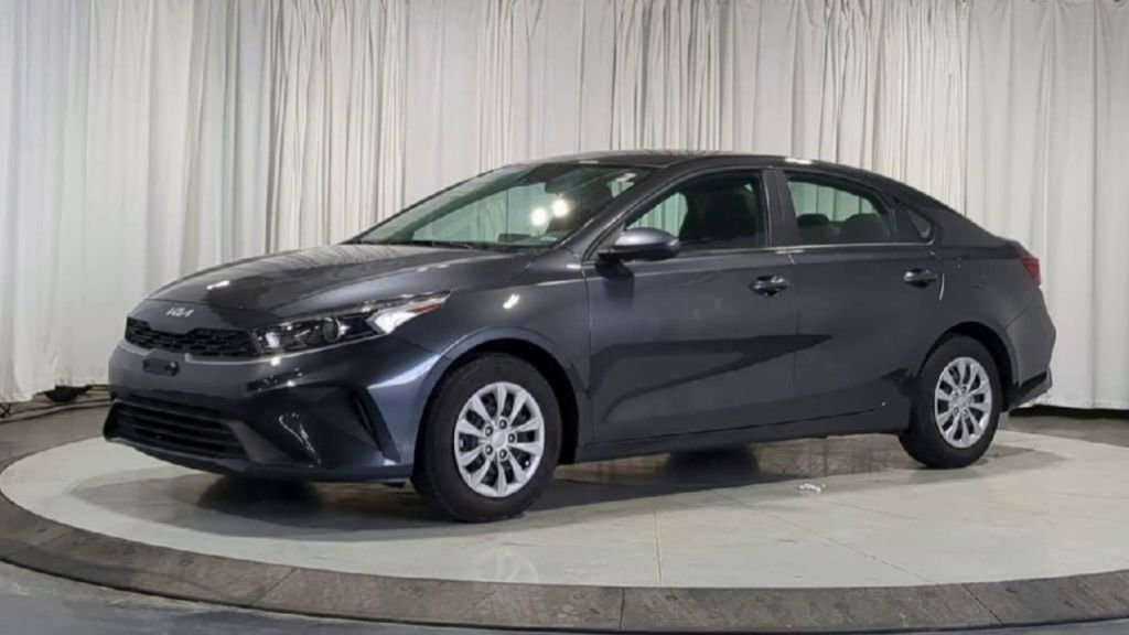 Thumbnail: 2022 Kia Forte - 4
