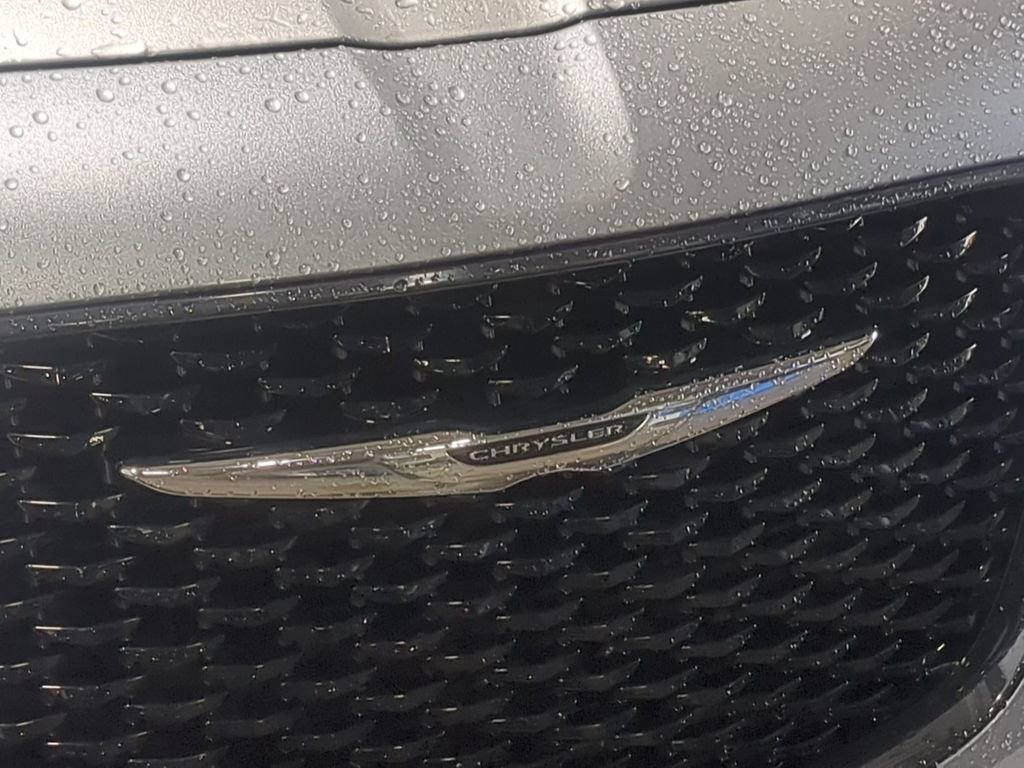 Thumbnail: 2018 Chrysler 300 - 15