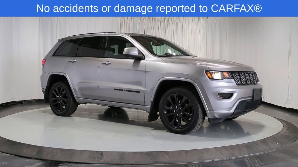 2017 Jeep Grand Cherokee Altitude photo 2