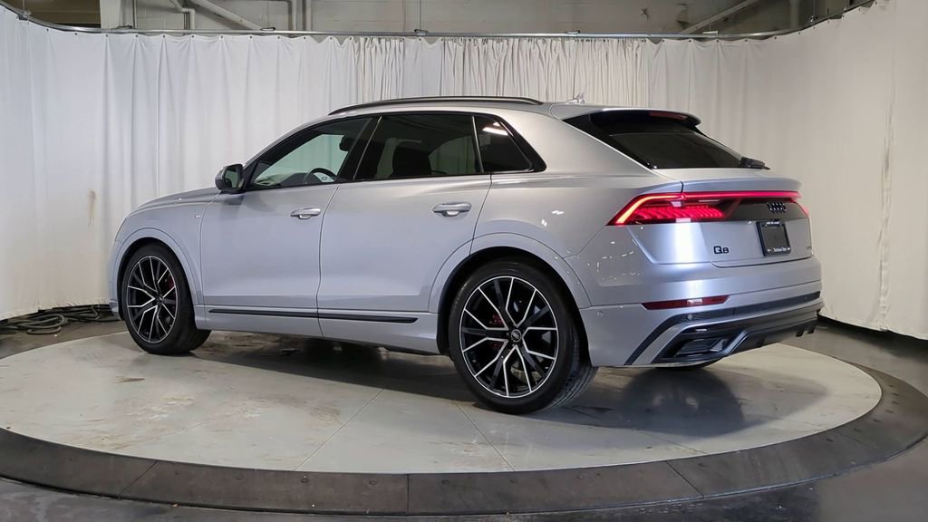 Thumbnail: 2022 Audi Q8 - 7