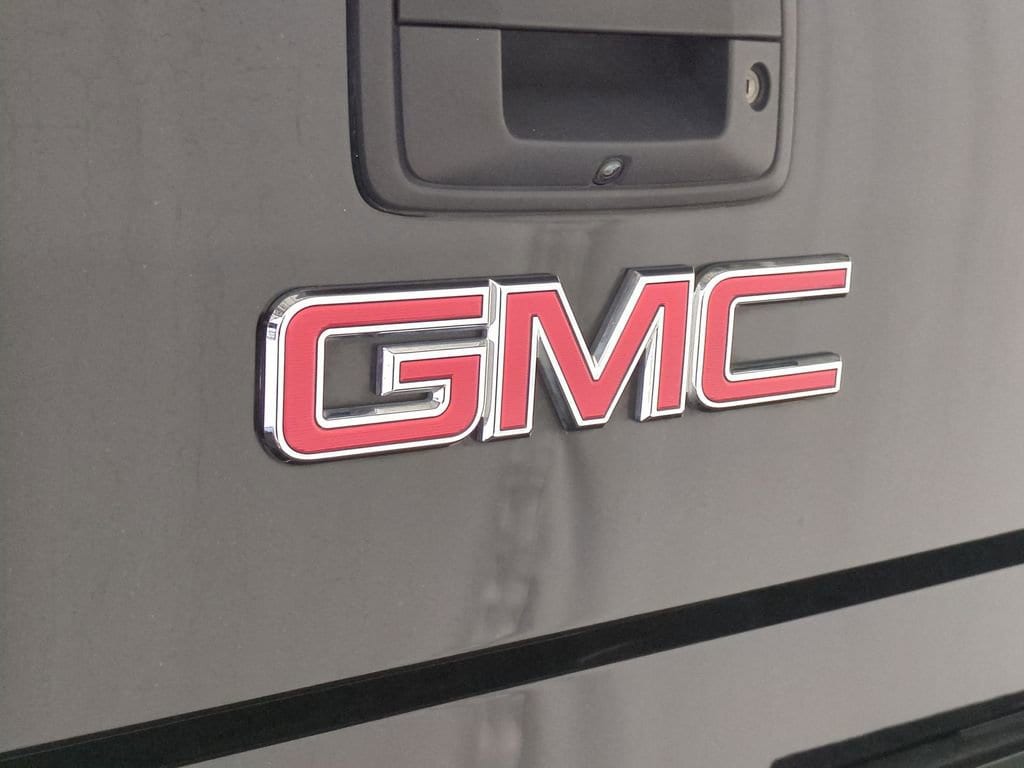 Thumbnail: 2018 GMC Sierra 2500 - 15
